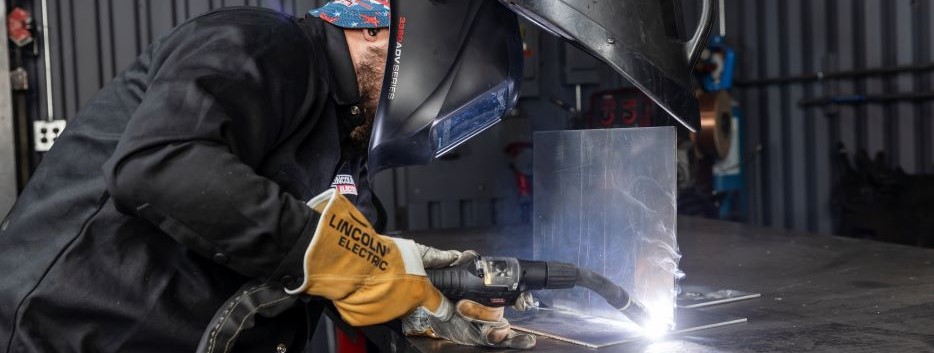 Power MIG® 262P in Action